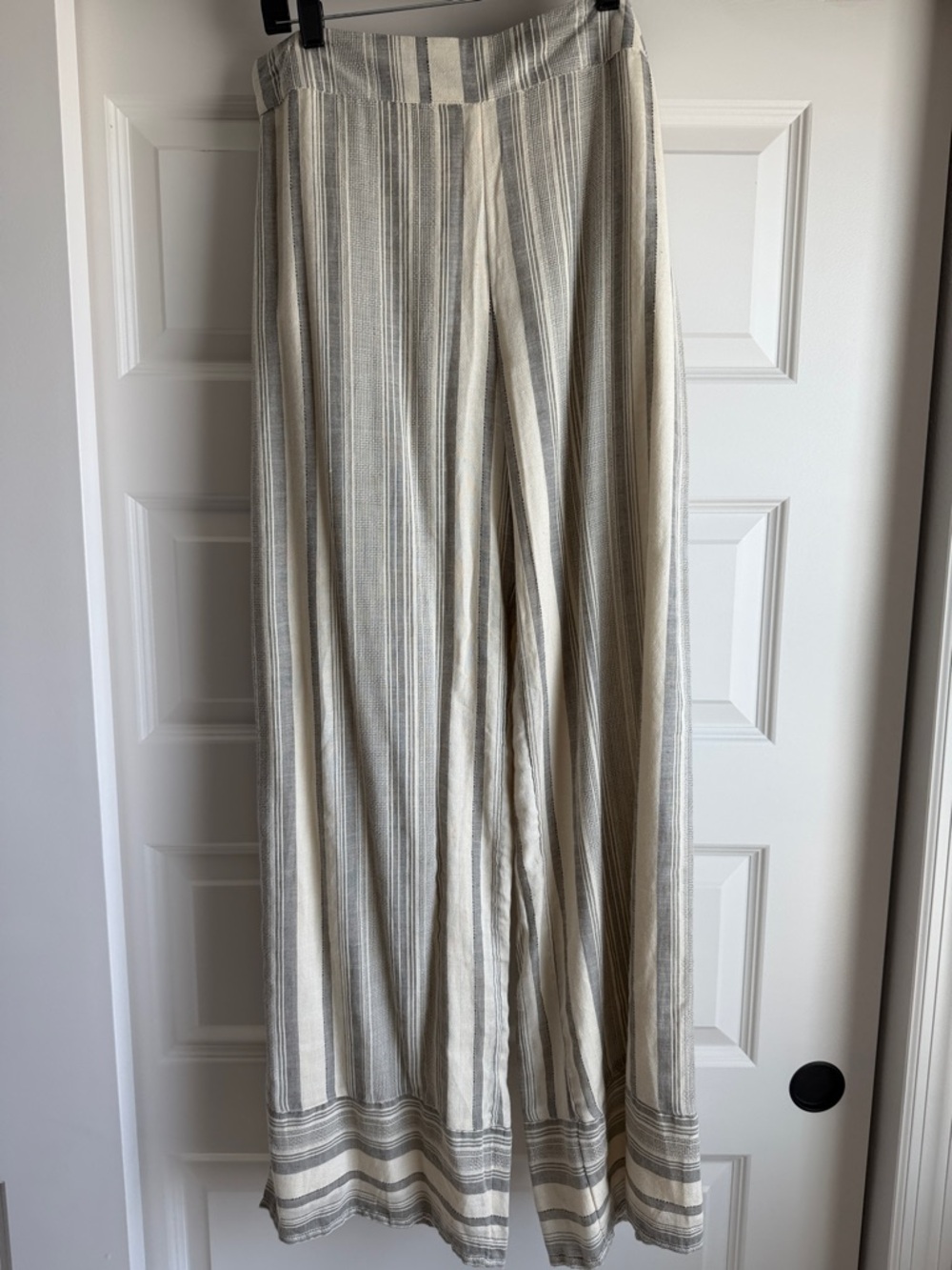 Express Striped Wide-Leg Pants in Cream and Gray